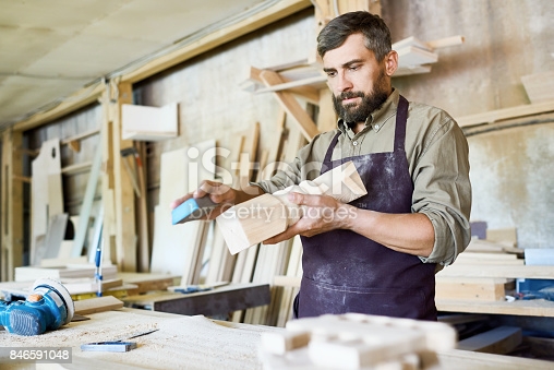 La menuiserie vis à vis des travaux de construction